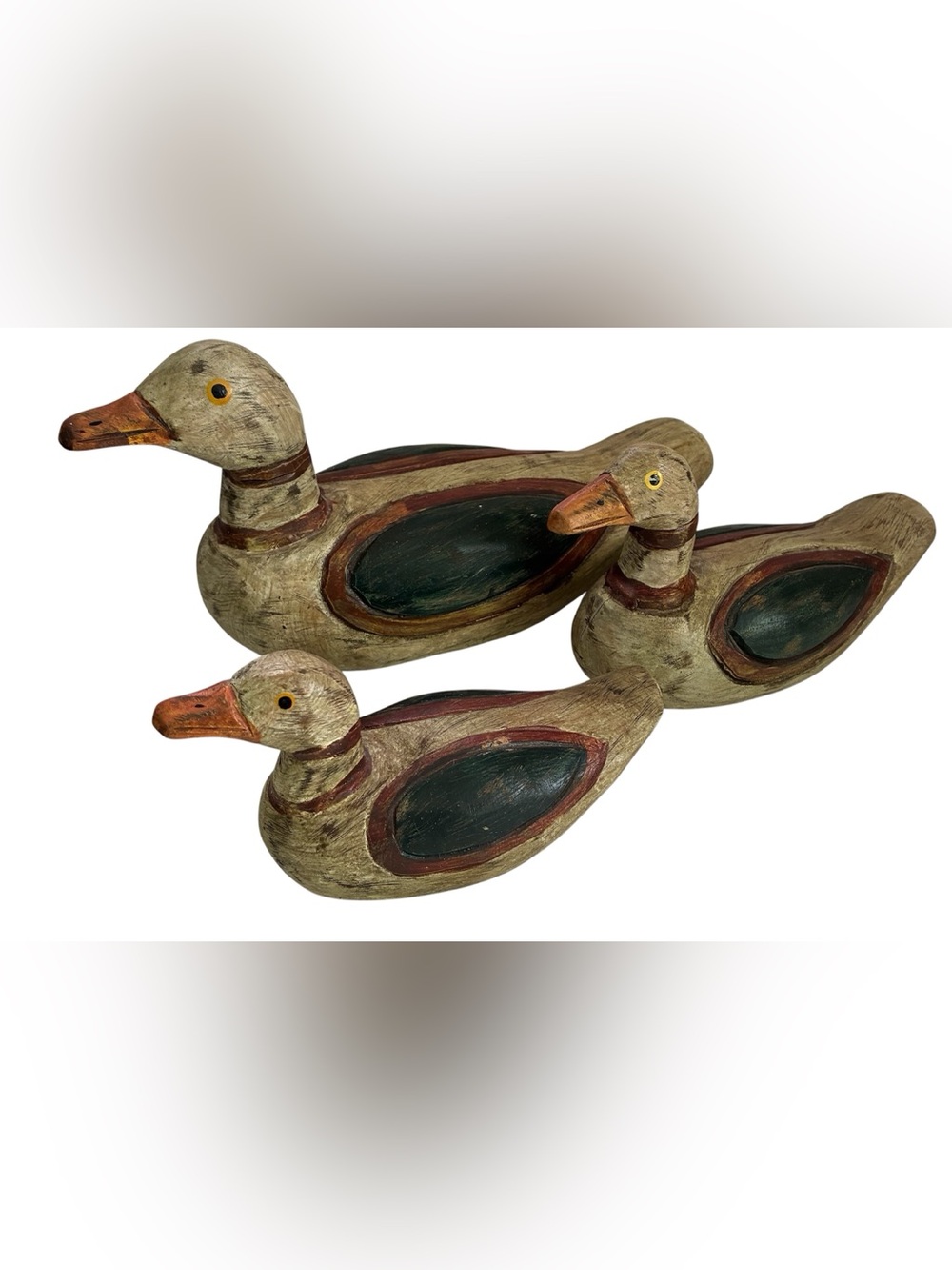 VINTAGE HAND CARVED WOODEN DUCKS TRIO HANDMADE PAINTED SET OF 3